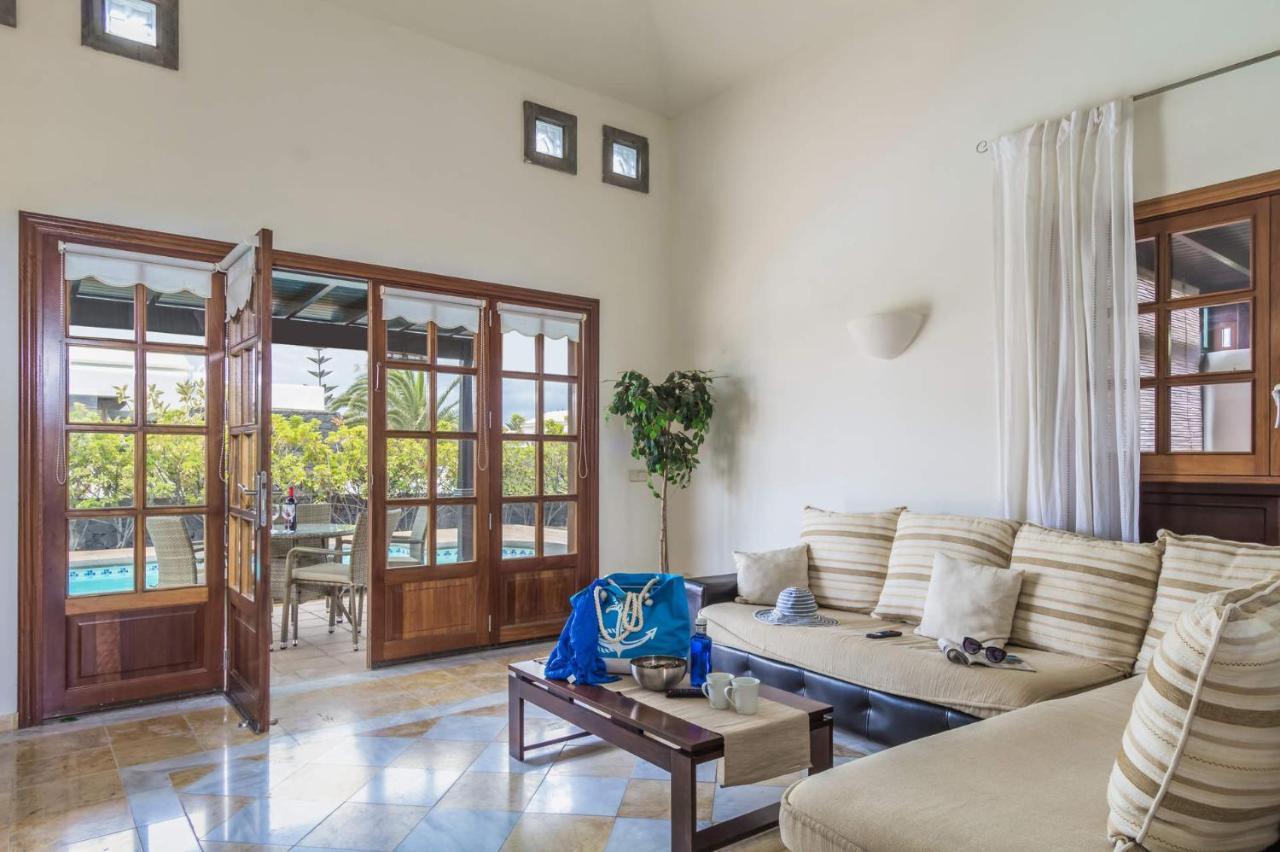 Villa Victoria Luz By Villa Plus Playa Blanca  Exterior photo